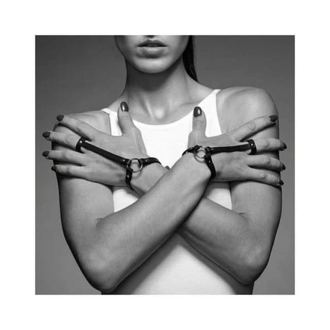 Bijoux Indiscrets Maze Hand Bracelet Harness - Image 1