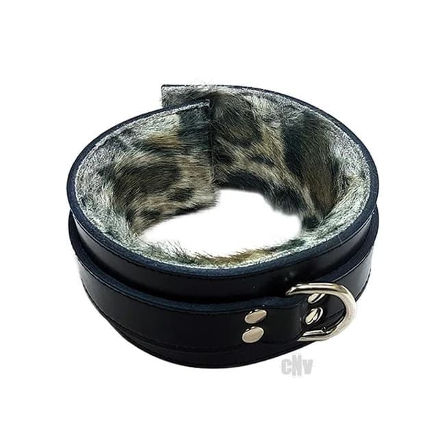 Rouge Fur Collar Leopard - Image 1