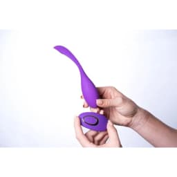 Syrene Maia Remote Luxury Bullet Vibrator - Image 6