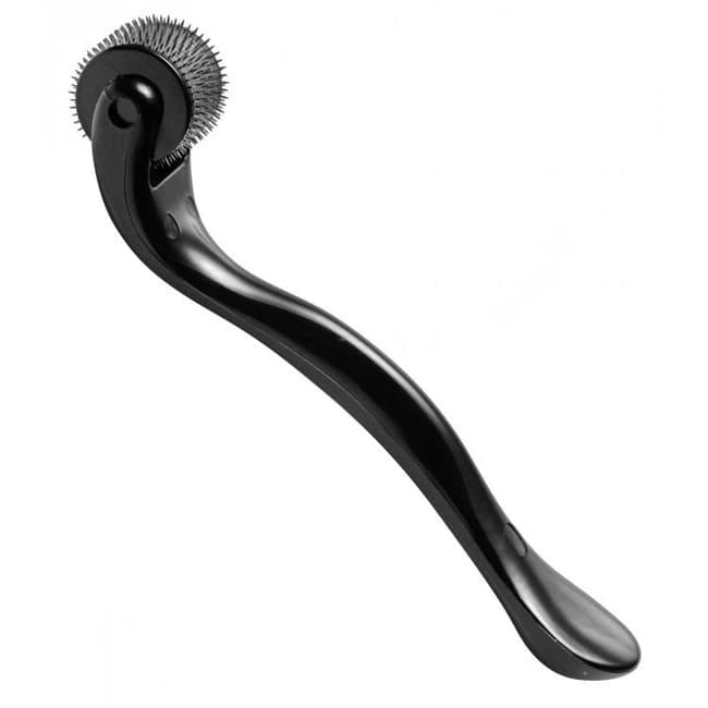 (d)master Series Prick 9 Row Spiked Pinwheel - Image 1