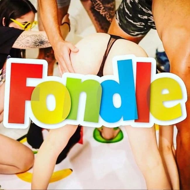 Play Wiv Me Fondle Board Game - Image 2